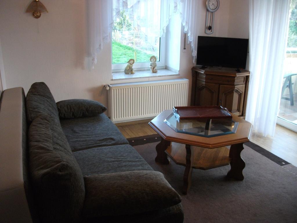 Ferienwohnung Am Bach レース エクステリア 写真